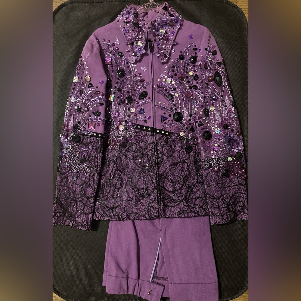 Gorgeous Kelly’s Customs Youth Showmanship Jacket and Pant Set (Girls Size 8/10)